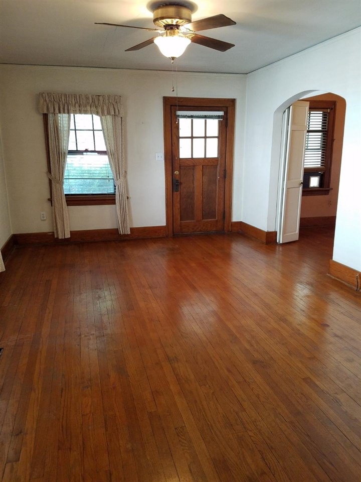 932 19th Ave SW, Cedar Rapids, IA 52404 - photo 1