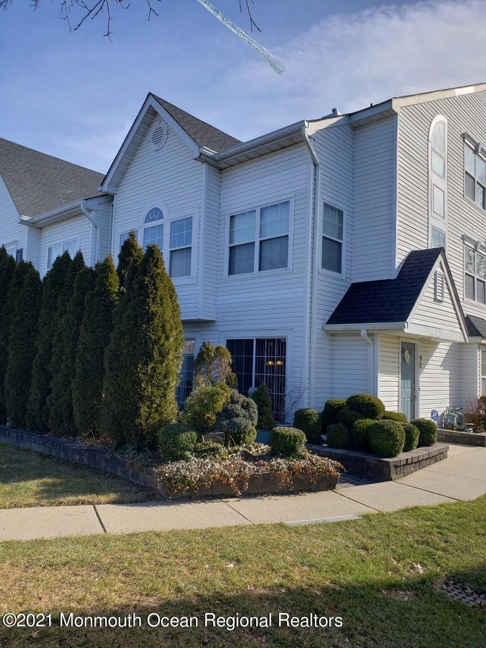 90 Madison Ct, Tinton Falls, NJ 07712 - photo 1