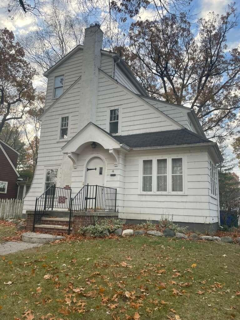 16 Devonshire Rd, Pleasant Ridge, MI 48069 - photo 1