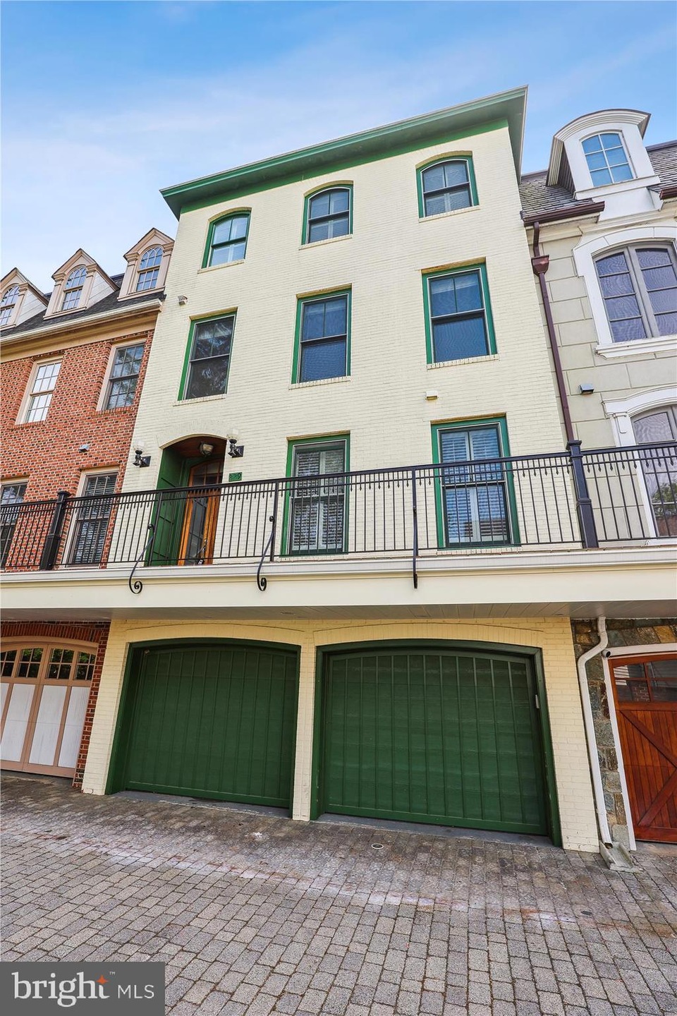 229 Locust St SE unit 3, Vienna, VA 22180 - photo 1