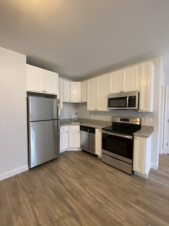 37 W Water St unit 3, Wakefield, MA 01880 - photo 1