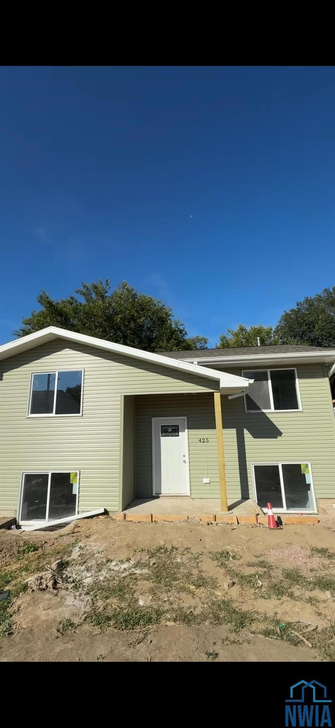 425 S Rustin St, Sioux City, IA 51106 - photo 1