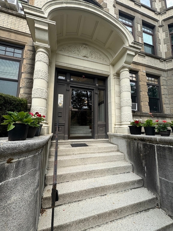 31 Westbourne Terrace unit 2, Brookline, MA 02446 - photo 1