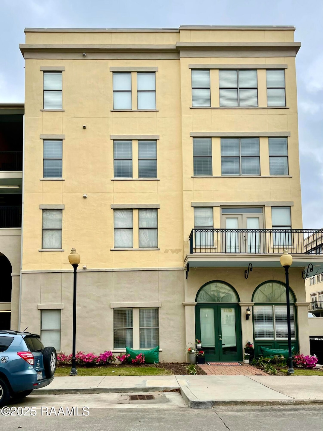 For Sale $270,000 • Co-Listing Agent