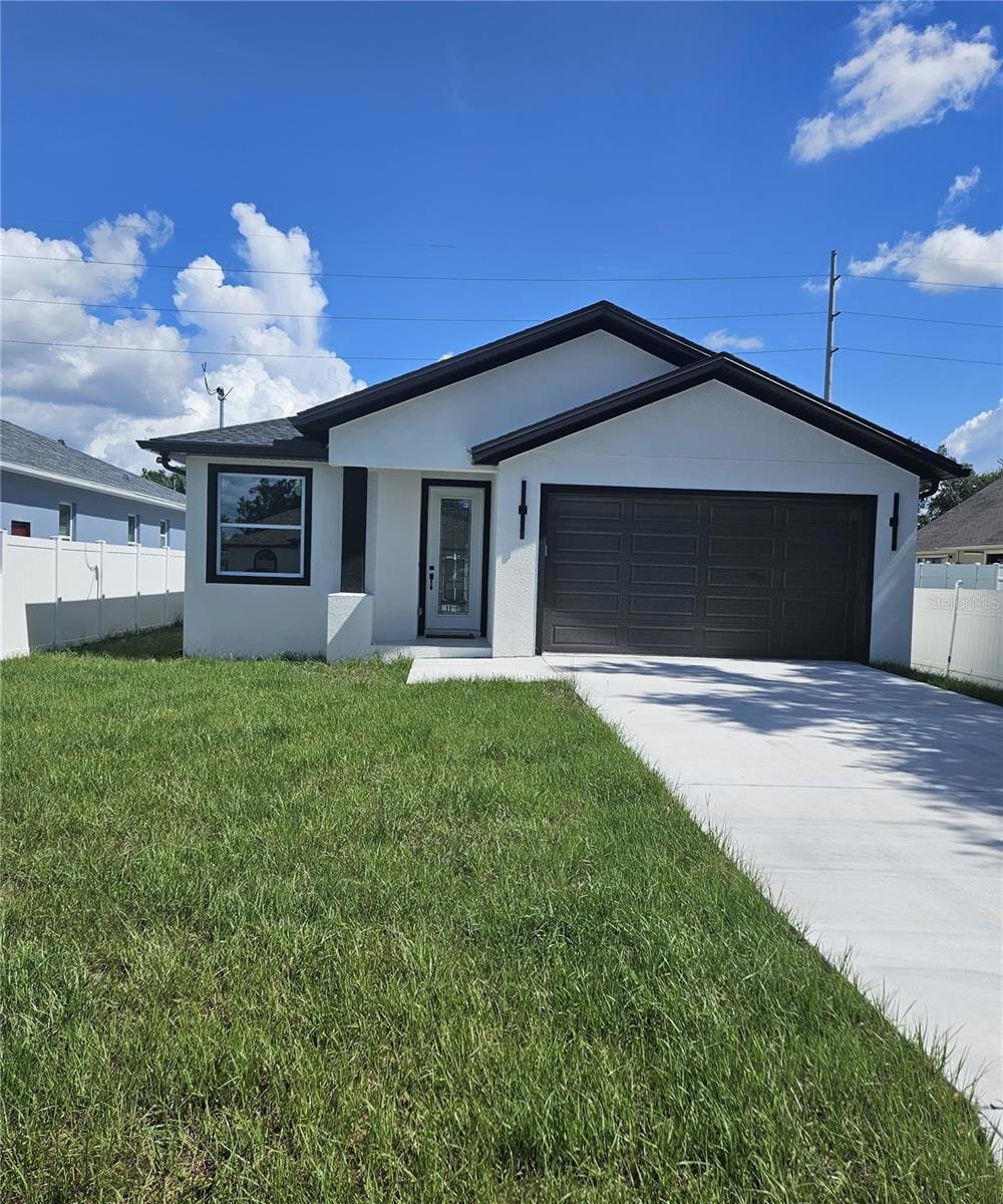 For Sale $564,000 • Co-Listing Agent