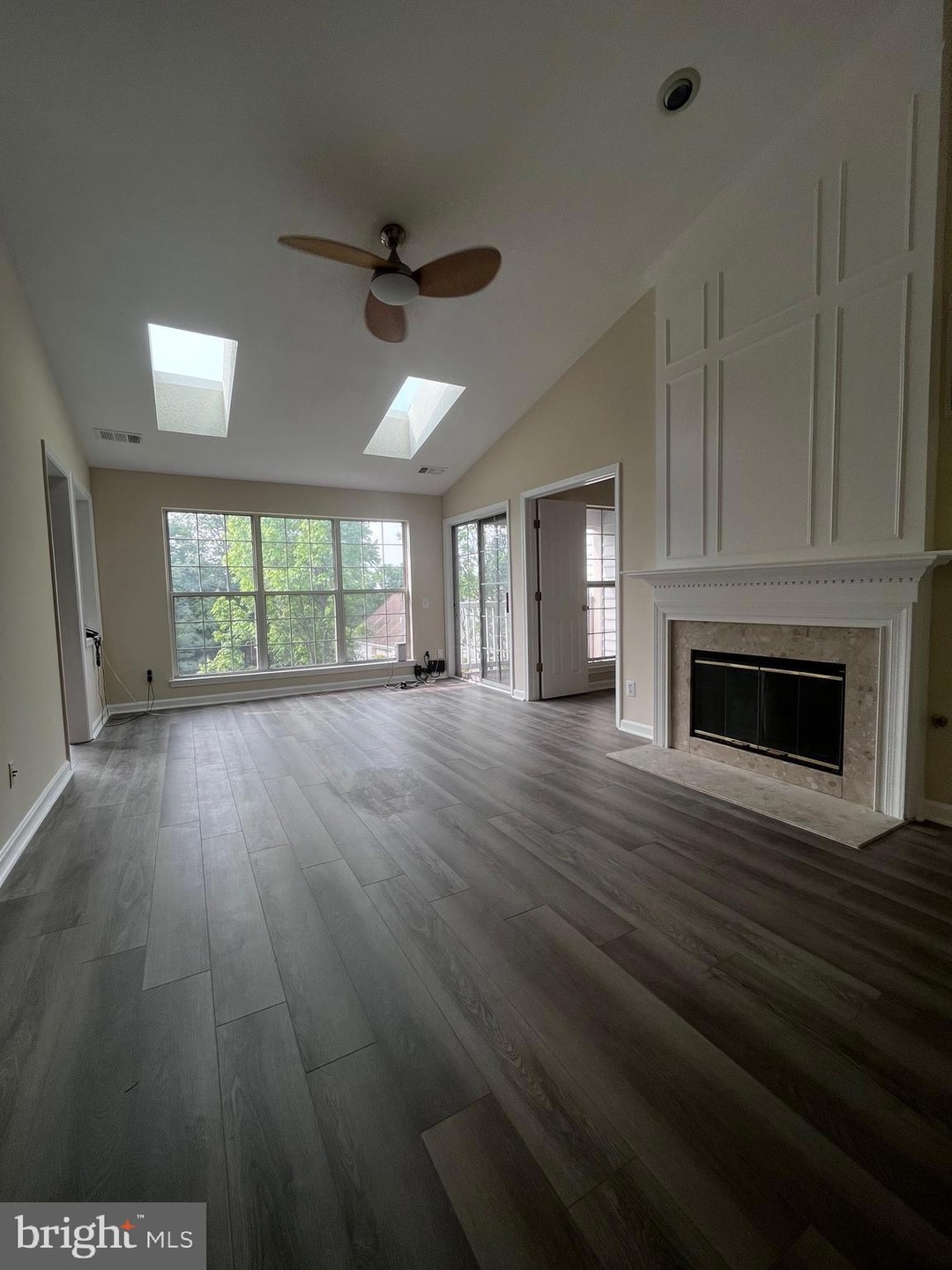 8203 Crossbrook Ct unit 301, Lorton, VA 22079 - photo 1