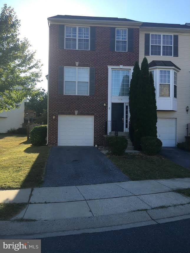 1901 Crossing Stone Ct, Frederick, MD 21702 - photo 1