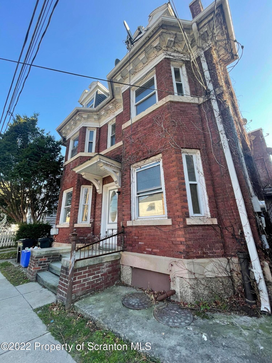 133 Susquehanna Ave, Olyphant, PA 18447 - photo 1