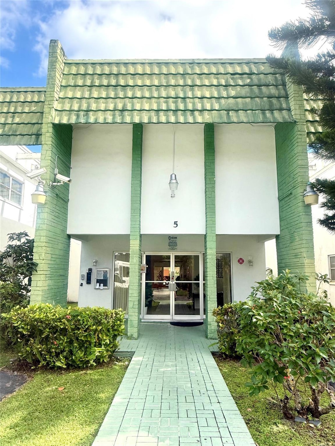 4821 NW 22nd Ct unit 211, Lauderhill, FL 33313 - photo 1