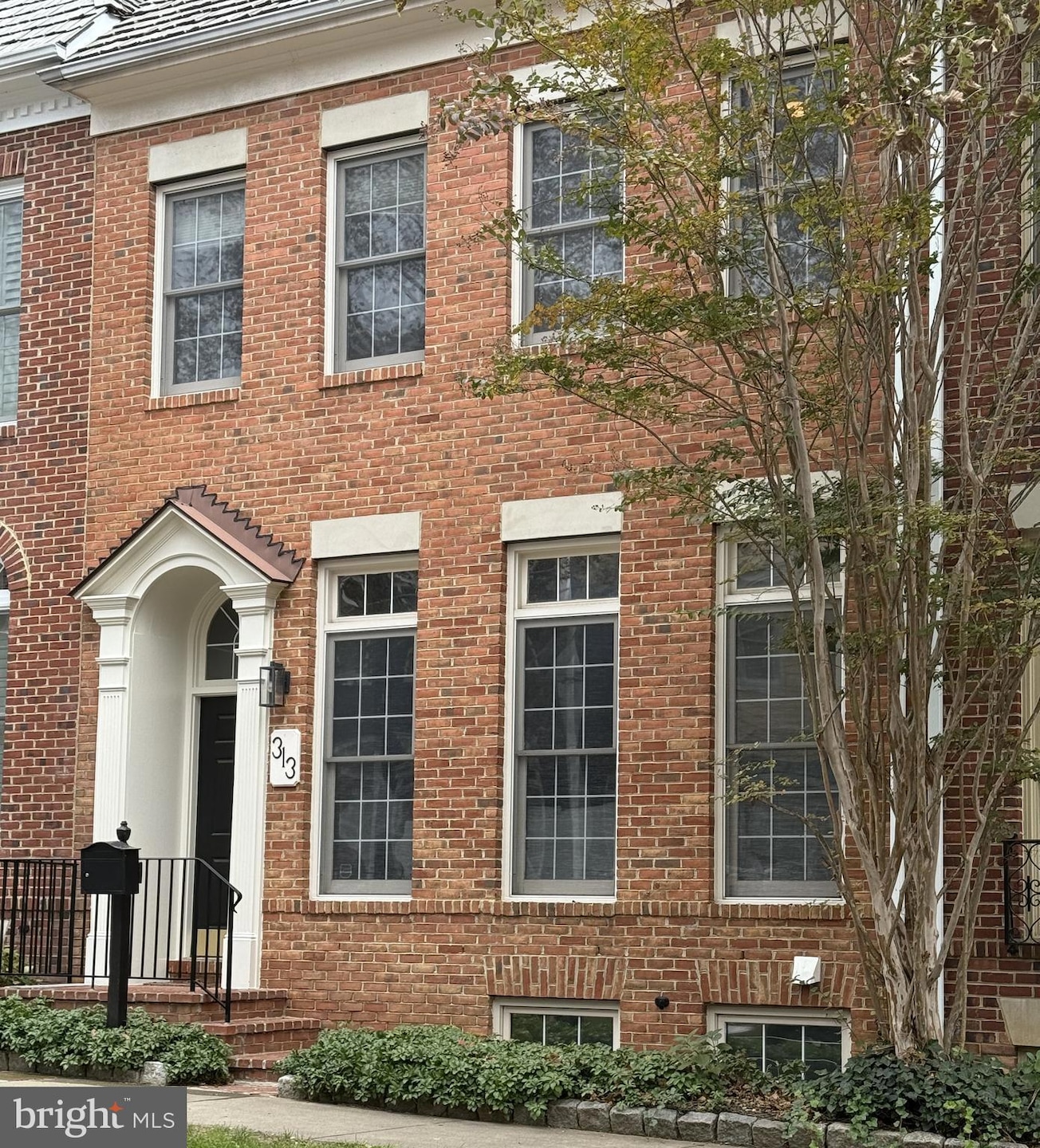 313 Hart Rd, Gaithersburg, MD 20878 - photo 1