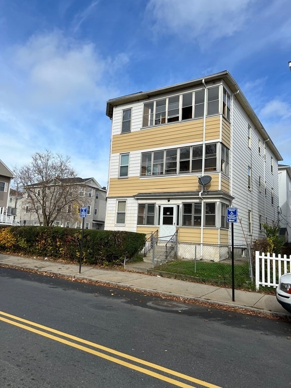 133 Dorchester St unit 2, Worcester, MA 01604 - photo 1