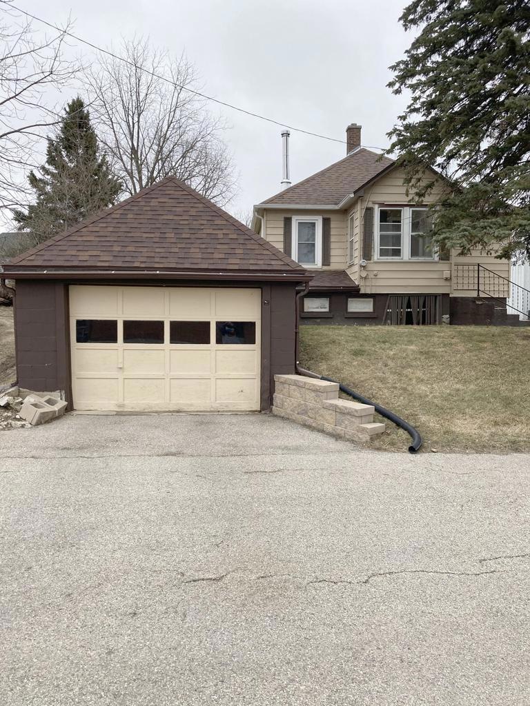 Attached Garage