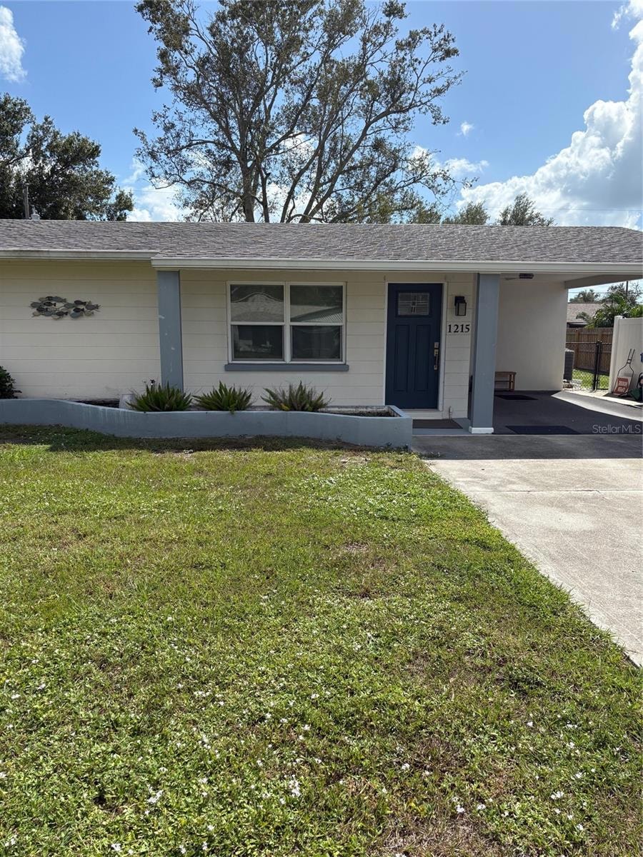 1215 Laurel Ave, Venice, FL 34285 - photo 1