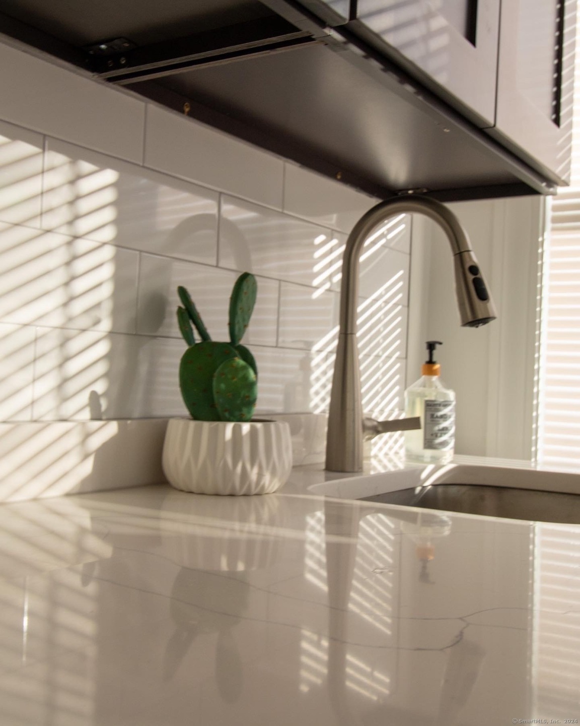 289 Colman St, New London, CT 06320 - photo 1