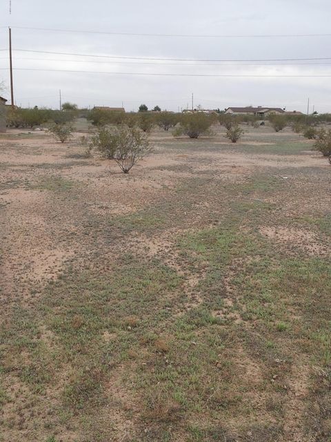 Flat, easy build lot