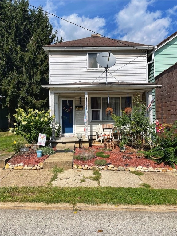 310 Longfellow St, Vandergrift, PA 15690 - photo 1