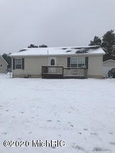 608 Jeffrey St, Reed City, MI 49677 - photo 1
