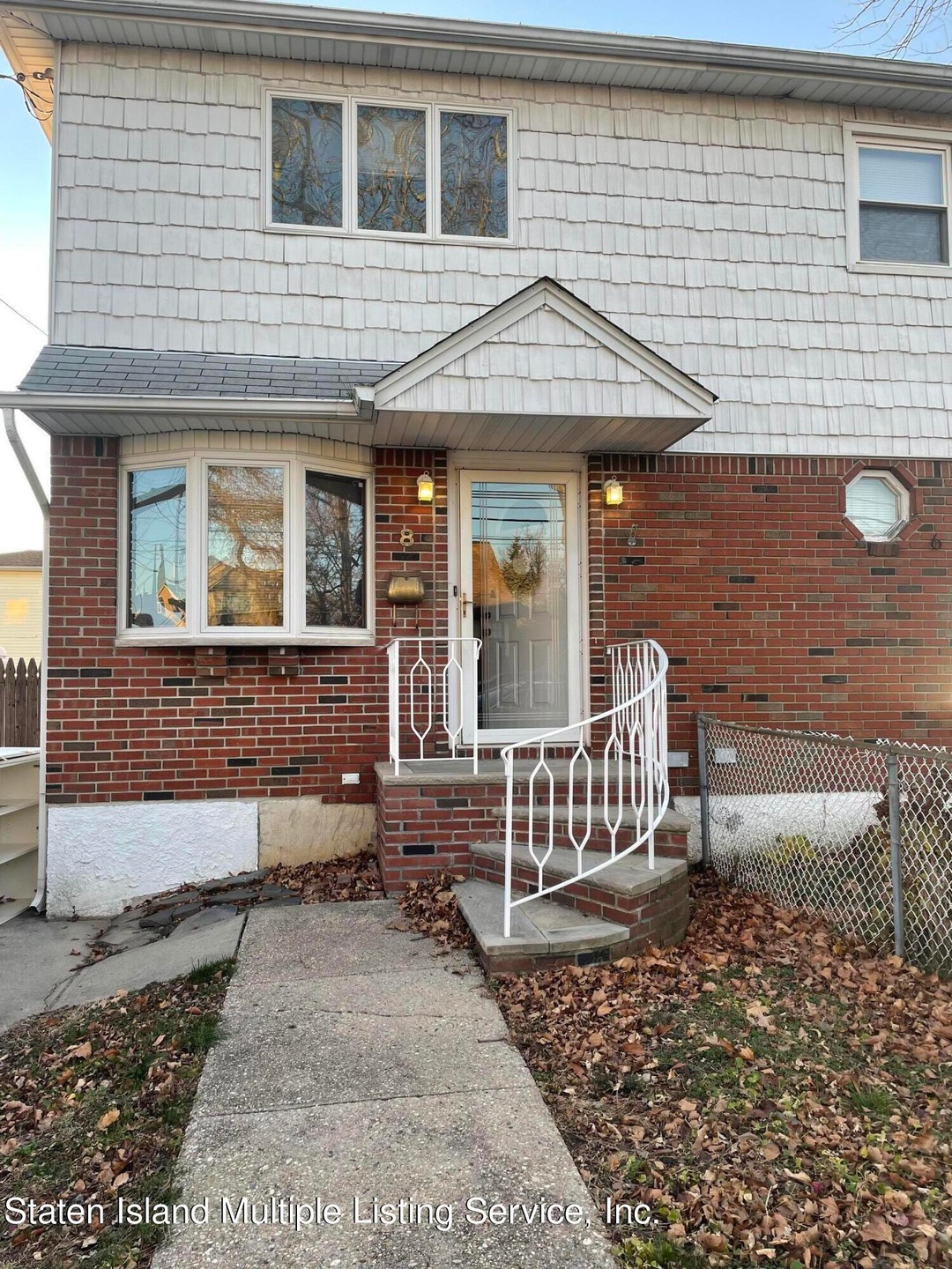 8 Aspinwall St
