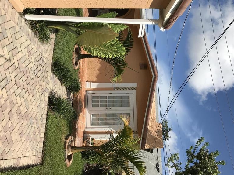 521 39th St unit (Back Cottage), West Palm Beach, FL 33407 - photo 1