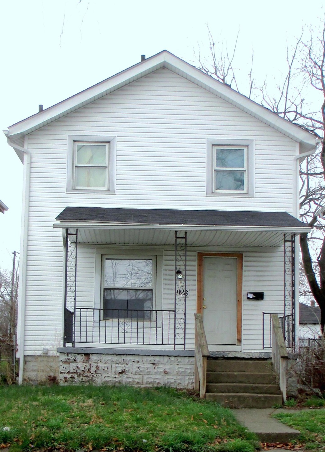 928 E 12th.JPG