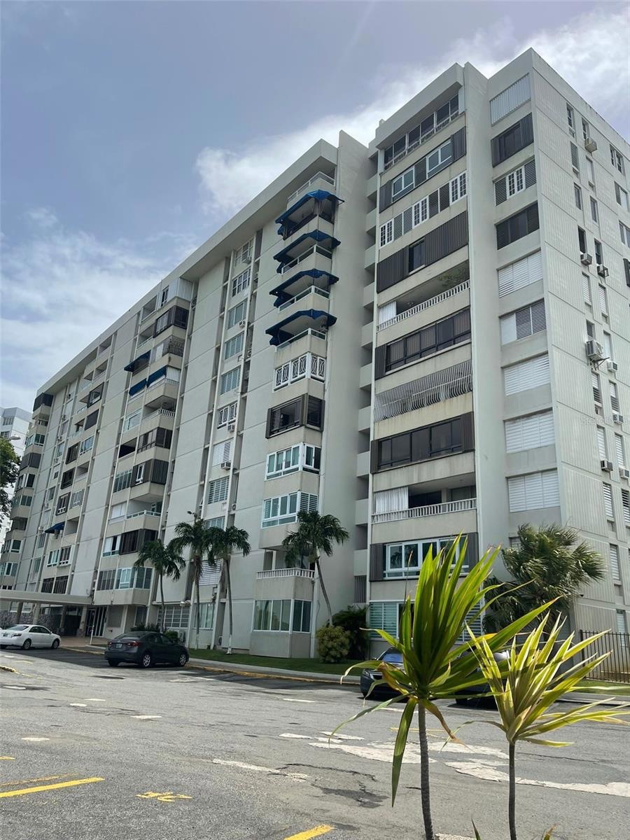 6C Laguna Gardens 2 unit 6, Carolina, PR 00981 - photo 1