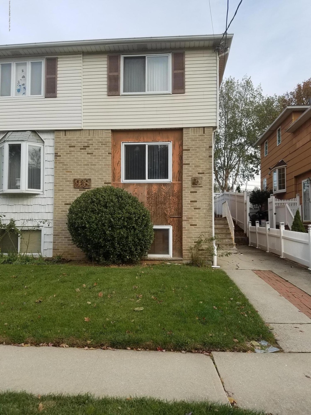 938 Clove Rd unit B, Staten Island, NY 10301 - photo 1