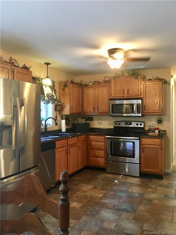Beautiful Eat-In Kitchen...appliances are less tha