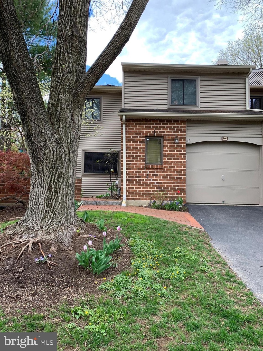 201 Curtis Ct, Chesterbrook, PA 19087 - photo 1