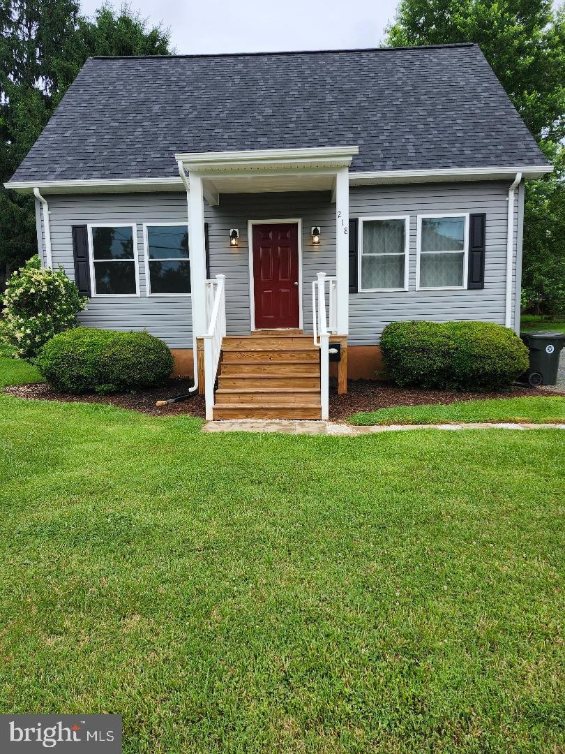 218 W Culpeper St, Culpeper, VA 22701 - photo 1