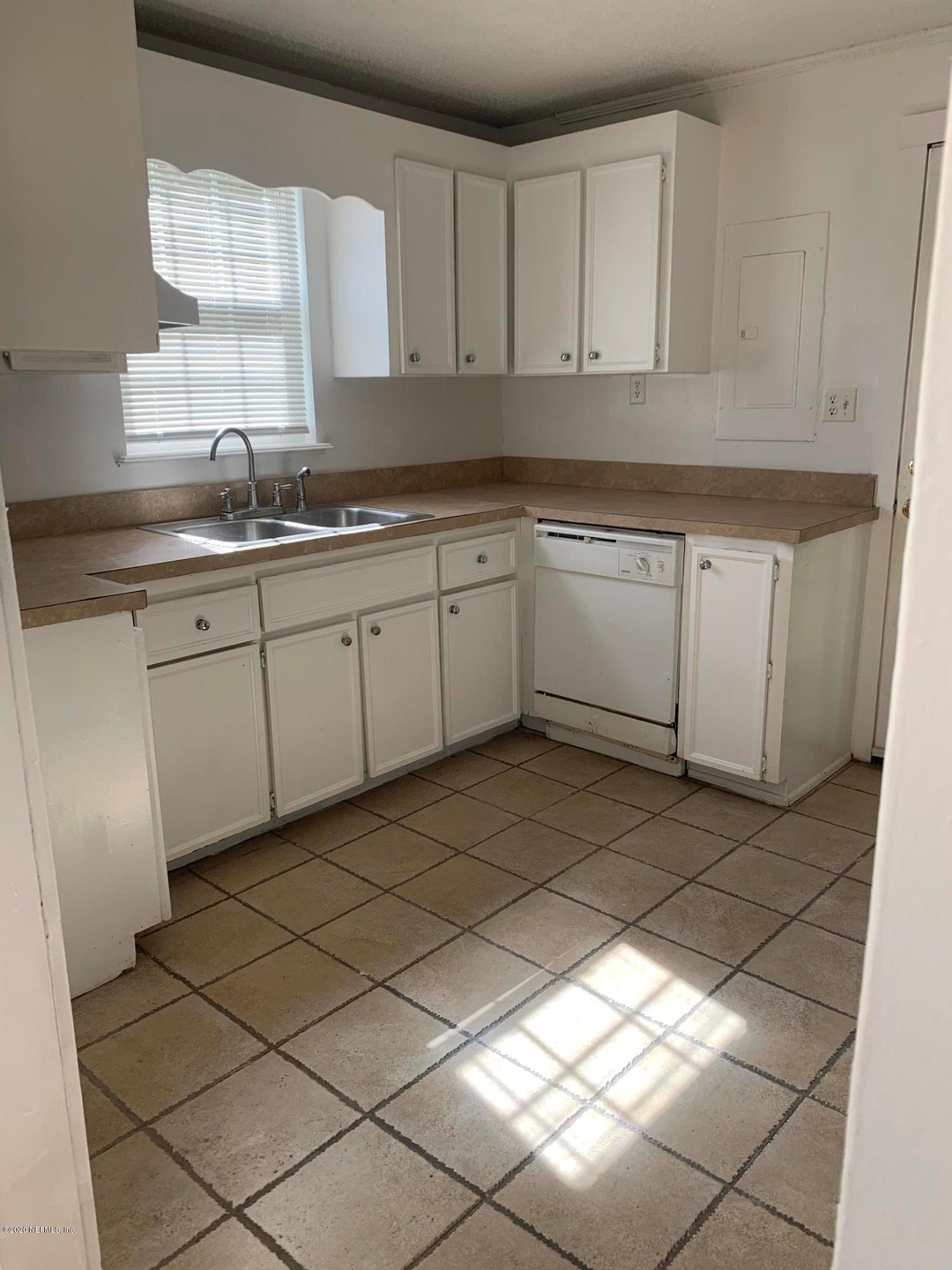 10232 Oakridge St, Jacksonville, FL 32218 - photo 1