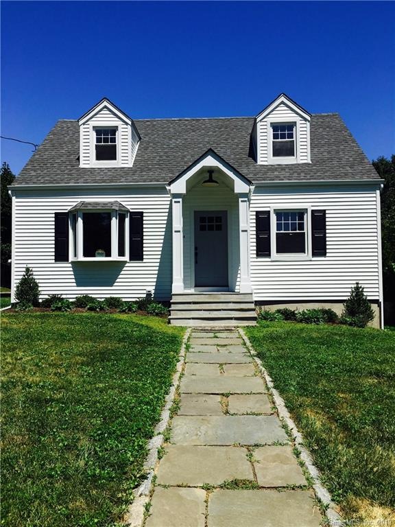 1104 Oldfield Rd, Fairfield, CT 06824 - photo 1