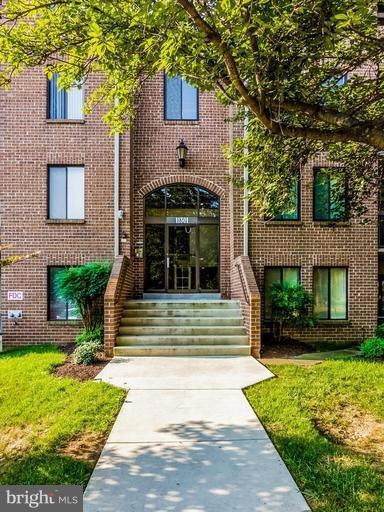 11301 Commonwealth Dr unit 104, Rockville, MD 20852 - photo 1