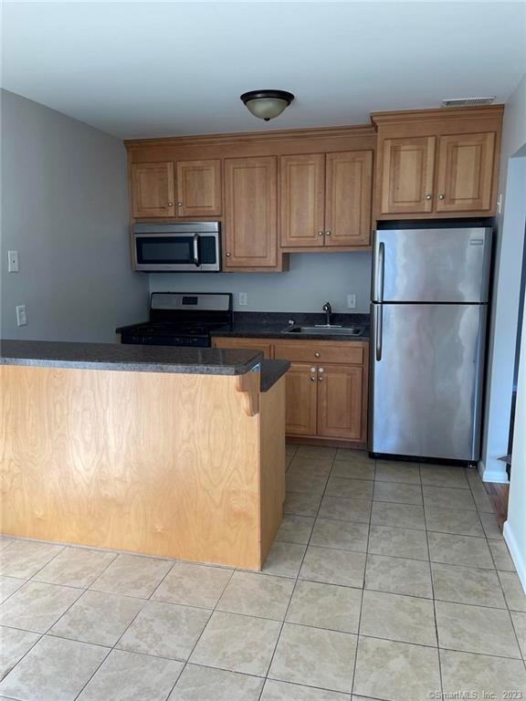 12 Cedar Ct unit I, East Haven, CT 06513 - photo 1