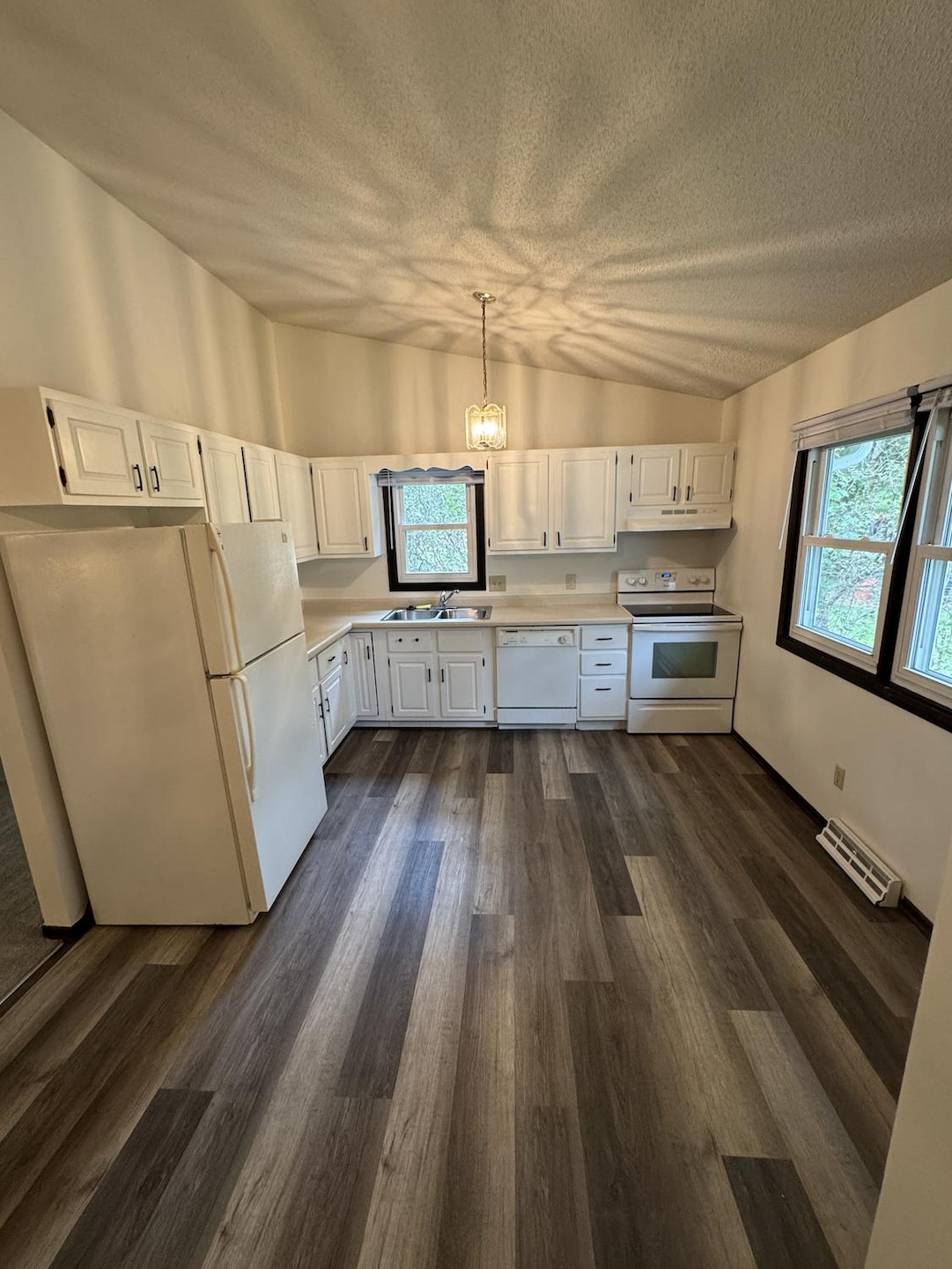 For Rent $1,995/month