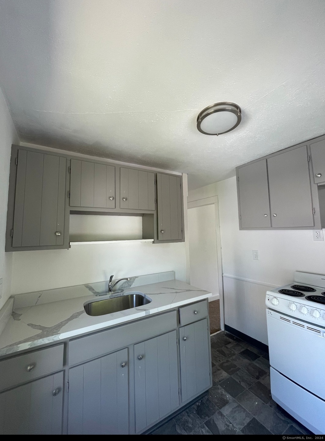 38 Neumann St unit 2, Naugatuck, CT 06770 - photo 1