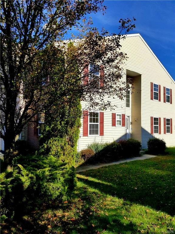 6825 Hunt Dr, Macungie, PA 18062 - photo 1