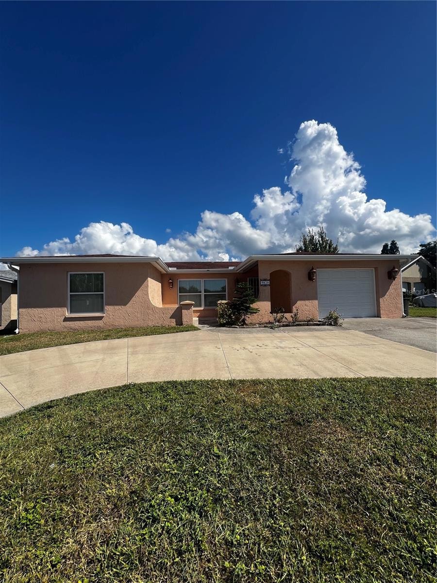 9820 Glen Moor Ln, Port Richey, FL 34668 - photo 1