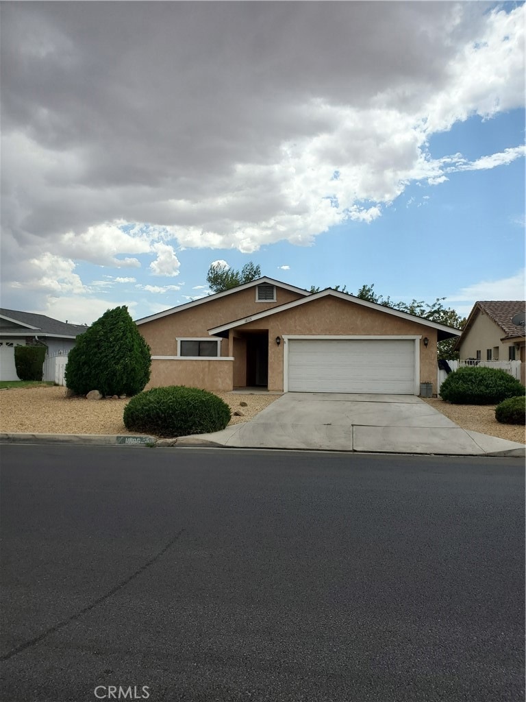 18105 Sunburst Rd, Victorville, CA 92395 - photo 1