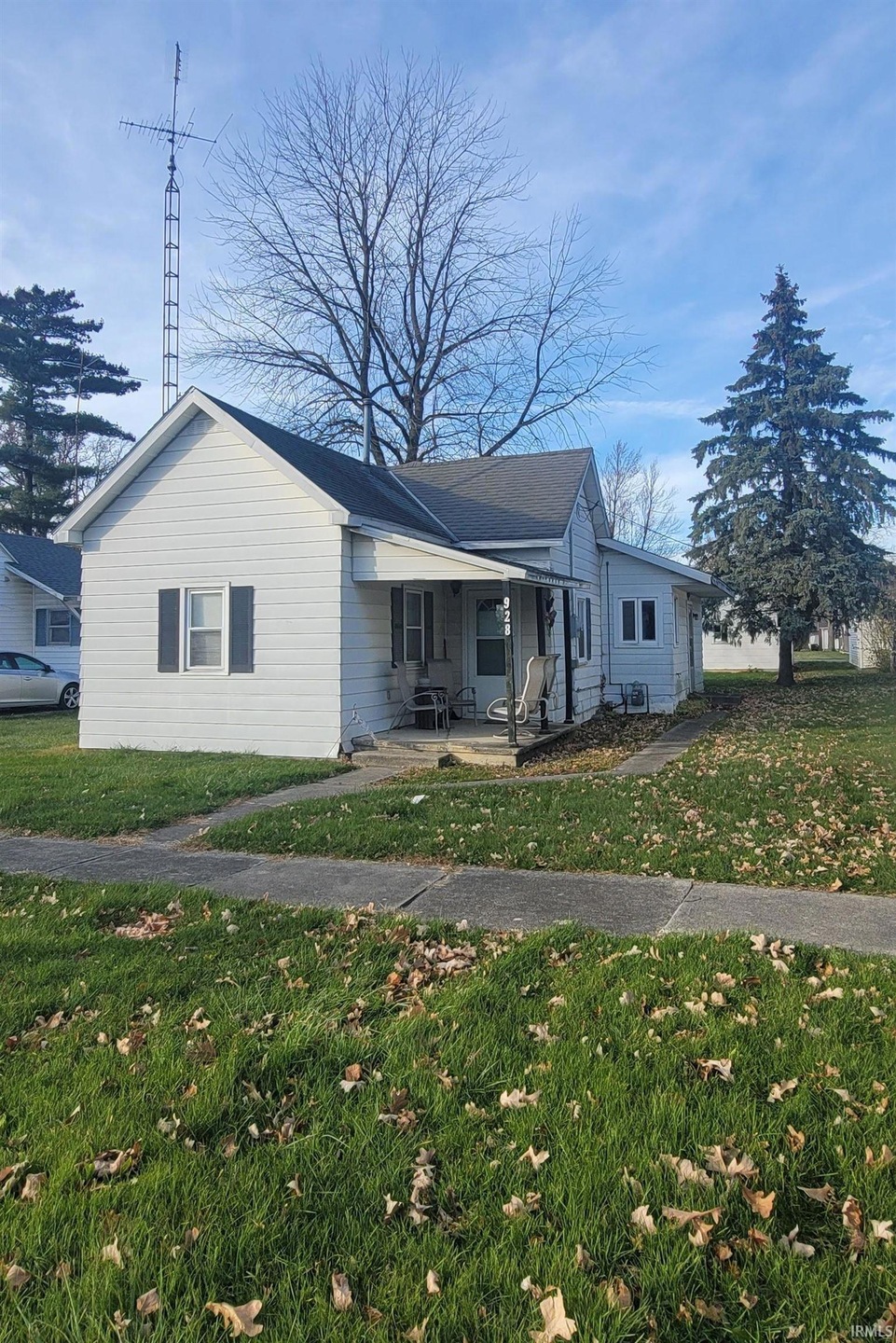 928 W Race St, Portland, IN 47371 - photo 1