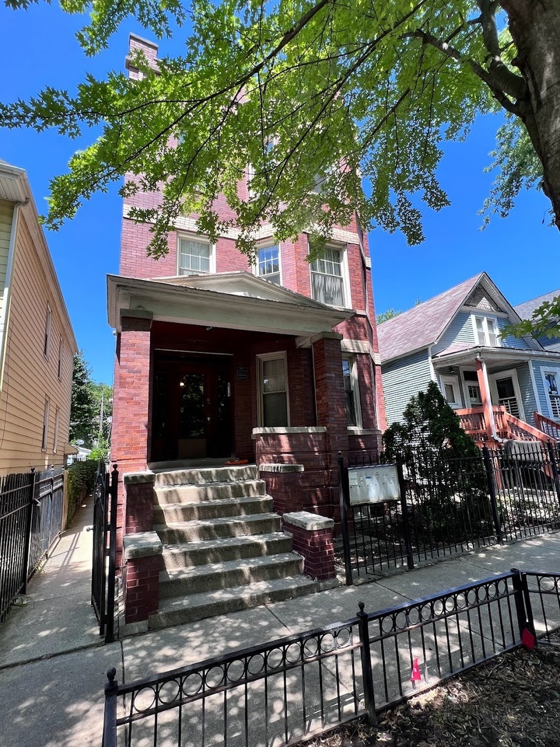 3434 W Schubert Ave unit 1, Chicago, IL 60647 - photo 1