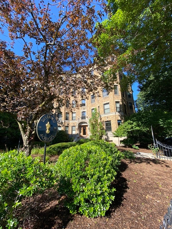 122 Riverway unit 4, Boston, MA 02215 - photo 1