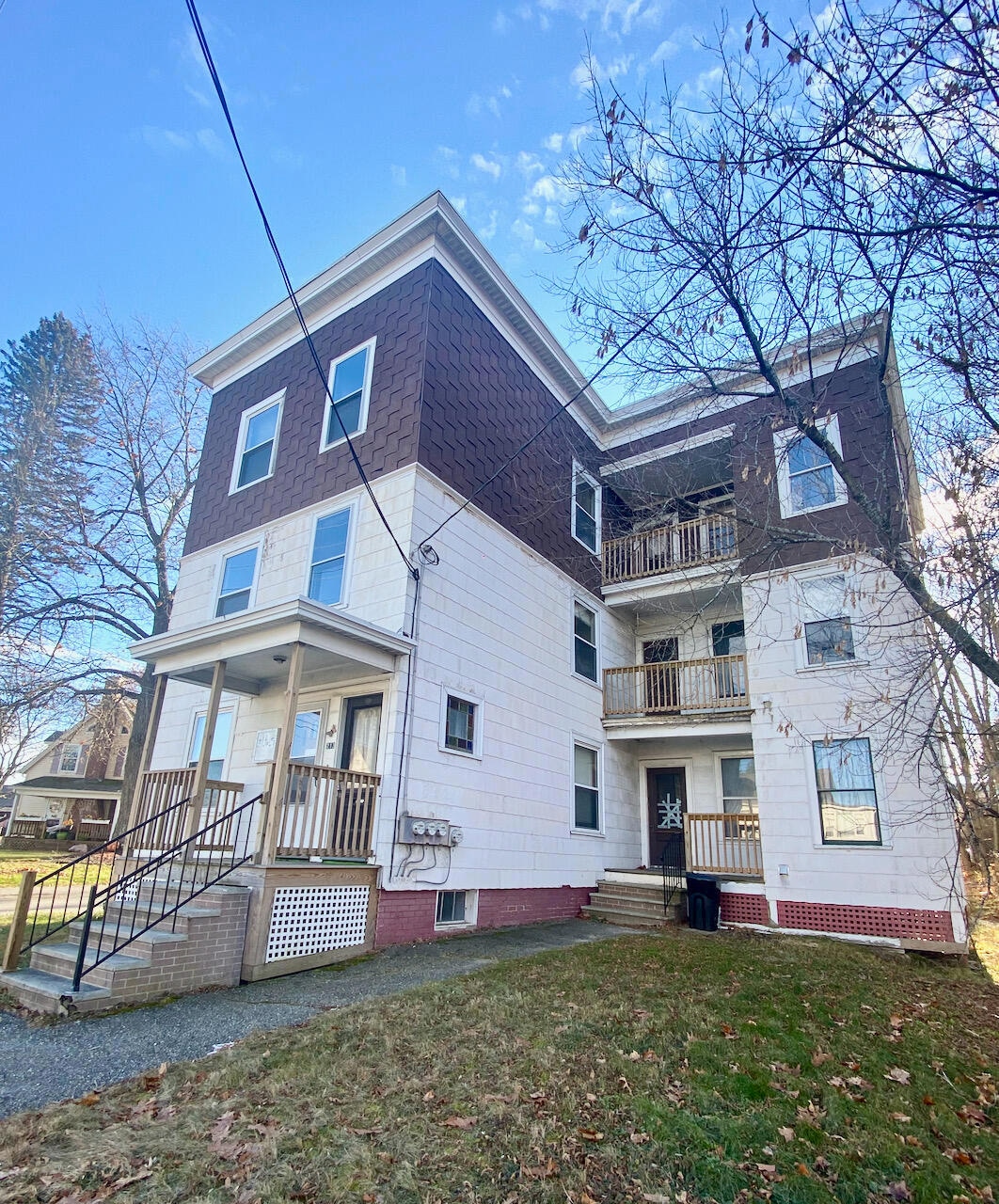 213 Russell St