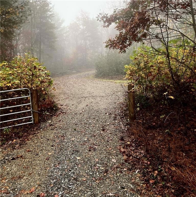 000 Shannon Ct, Deep Gap, NC 28618 - photo 1