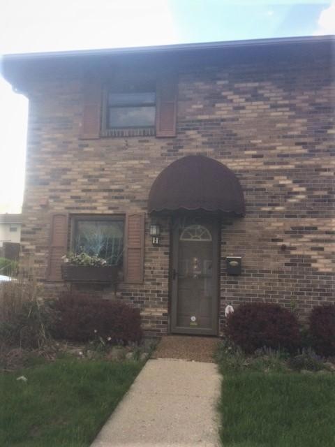 2331 Woodbrook Cir N unit 341, Columbus, OH 43223 - photo 1