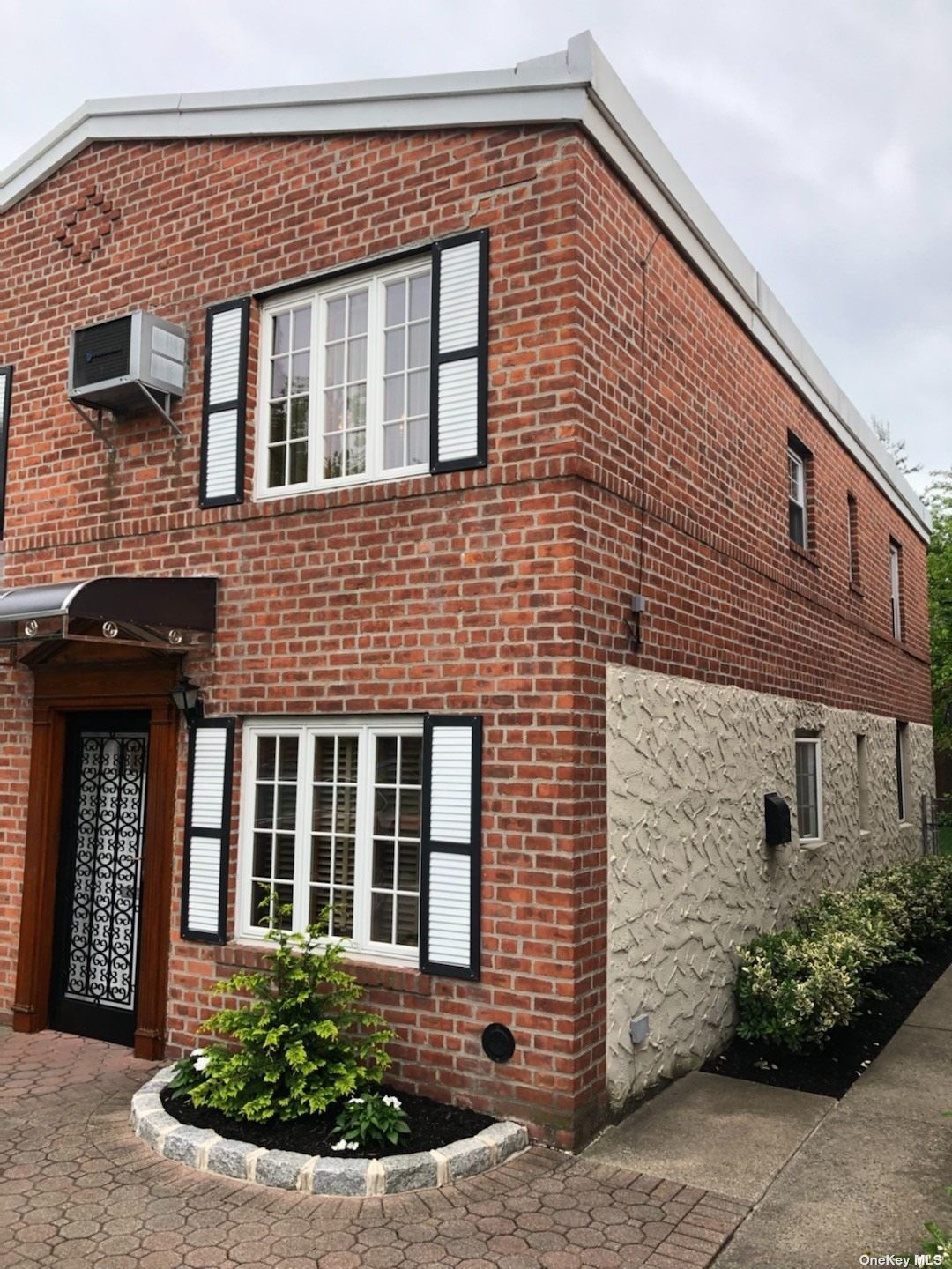 190-08 37th Ave, Flushing, NY 11358 - photo 1