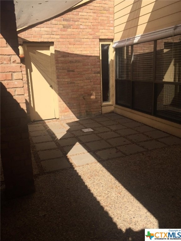 611 W Hopkins St, San Marcos, TX 78666 - photo 1