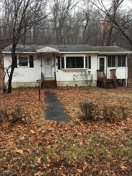 95 W Shore Dr, Vernon, NJ 07462 - photo 1