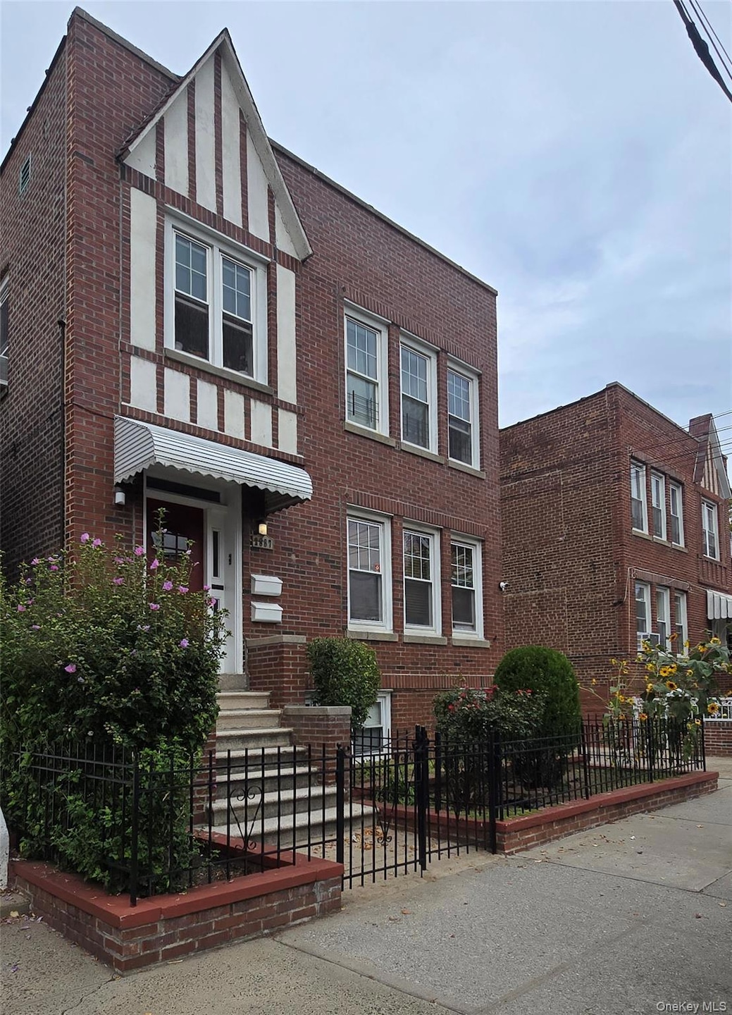 2887 E 194th St, Bronx, NY 10461 - photo 1