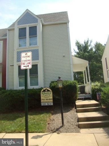 11920 Redtree Way, Reston, VA 20194 - photo 1