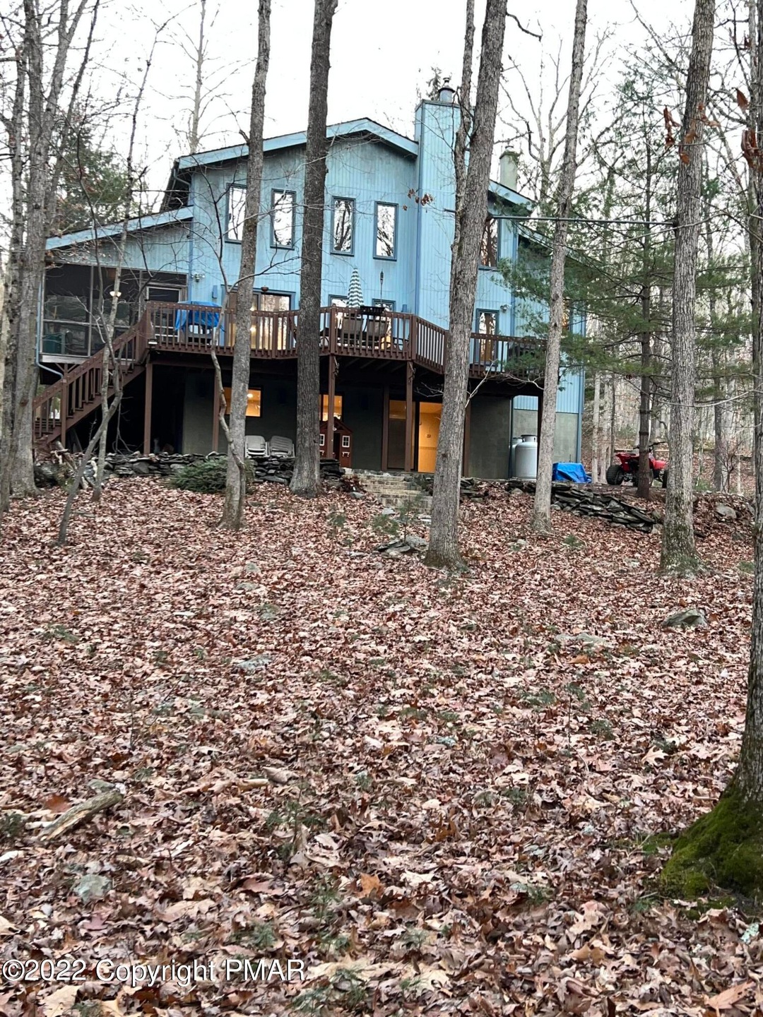 5371 Woodbridge Dr E, Bushkill, PA 18324 - photo 1